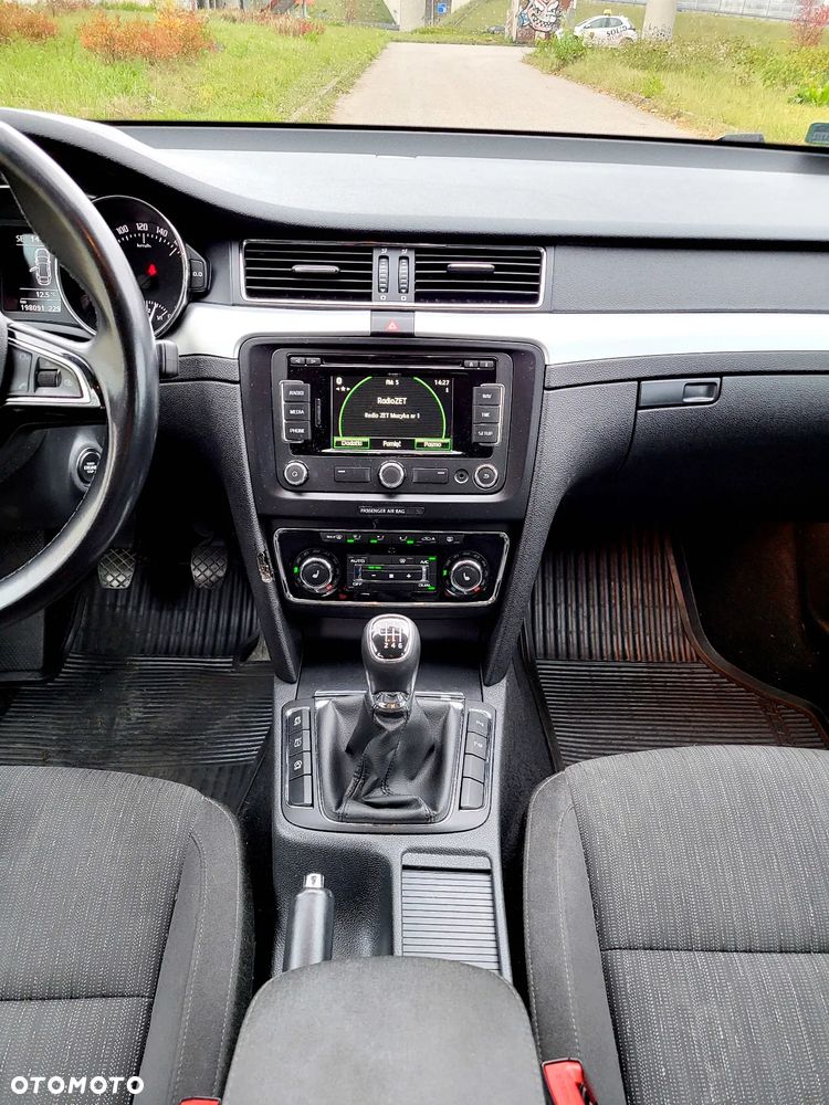 Skoda Superb 2.0 TDI Elegance - 11