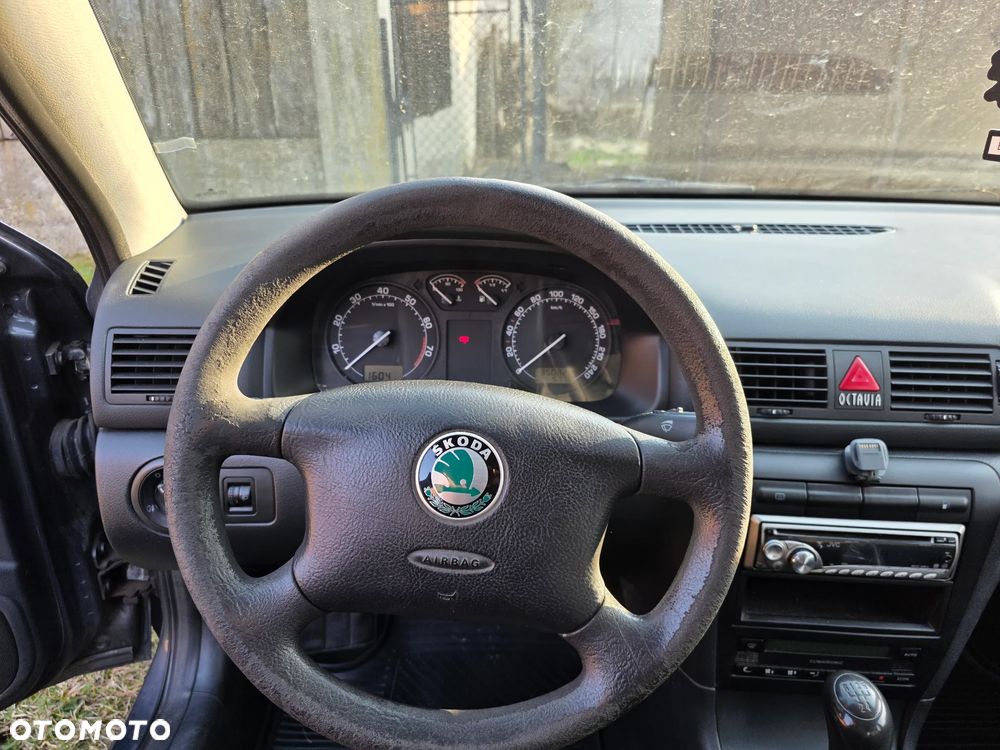 Skoda Octavia 1.6 Tour - 5