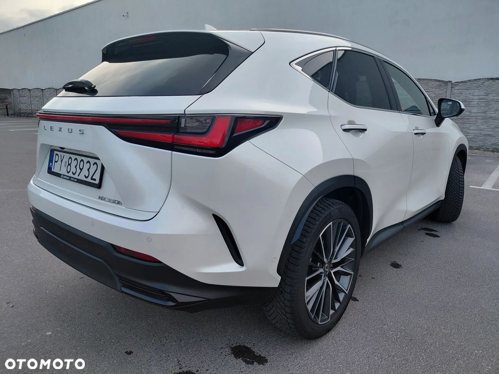 Lexus NX 350h Omotenashi AWD - 2