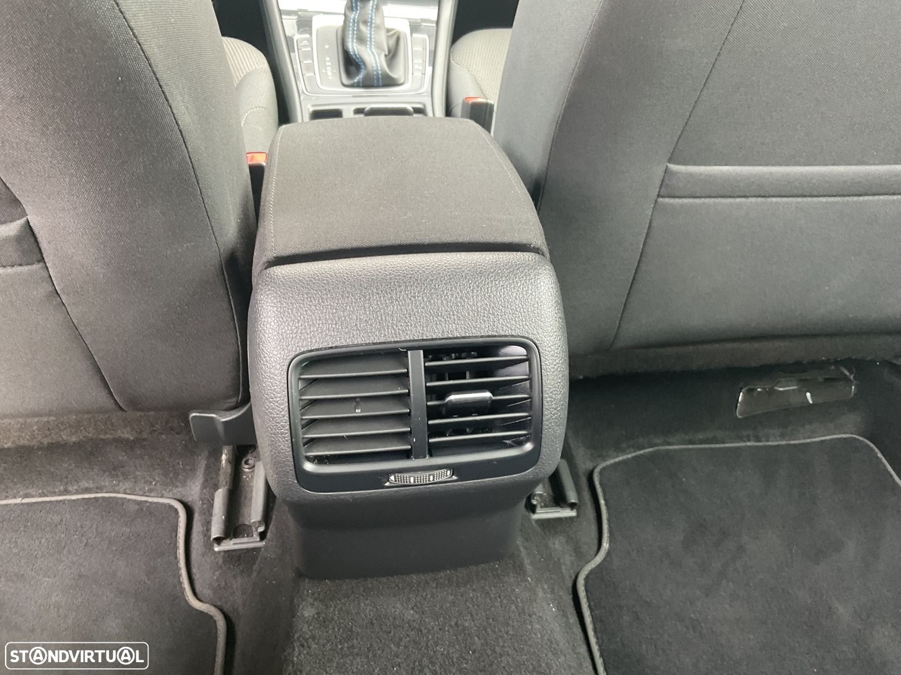 VW e-Golf - 34