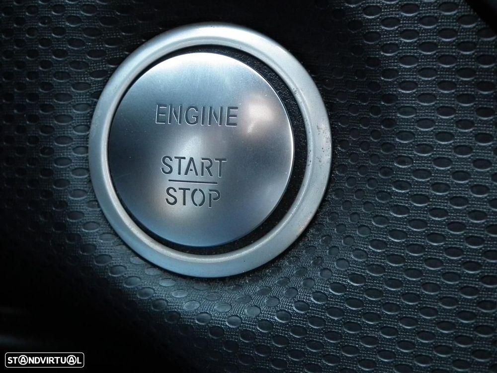 Mercedes-Benz A 180 d AMG Line - 32