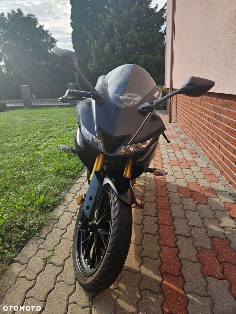 Yamaha YZF - 5
