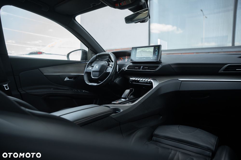 Peugeot 3008 1.6 PureTech HYbrid4 GT Line S&S EAT8 - 28