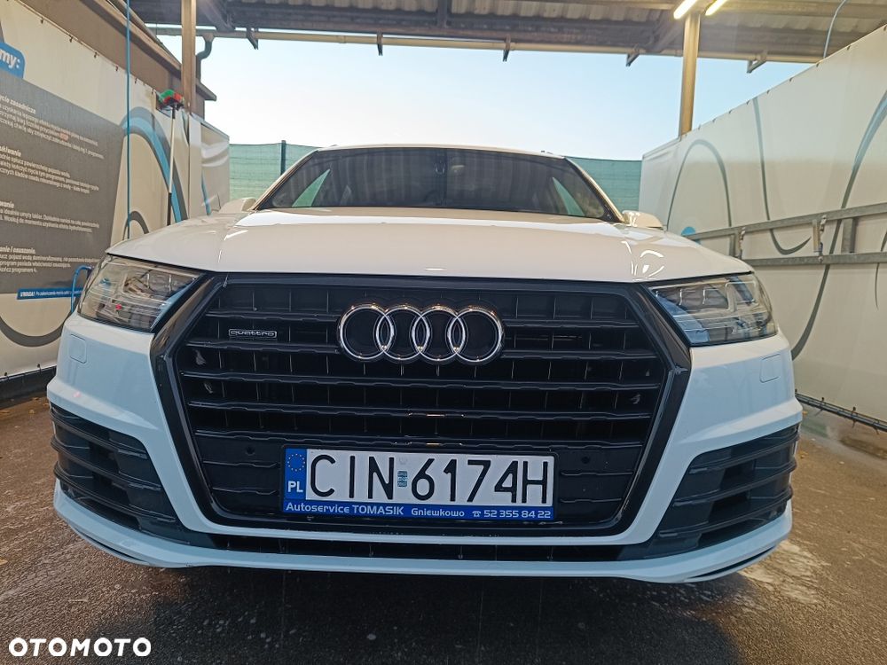 Audi Q7 - 1