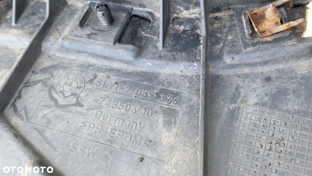 BMW E81 E87 NADKOLE PRZÓD PRAWY OSŁONA NADKOLA PRAWEGO 7059376 - 3