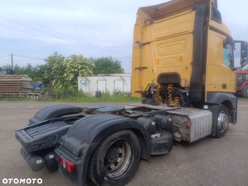 Mercedes-Benz Actros 1845 StreamSpace Low Deck Mega - 2