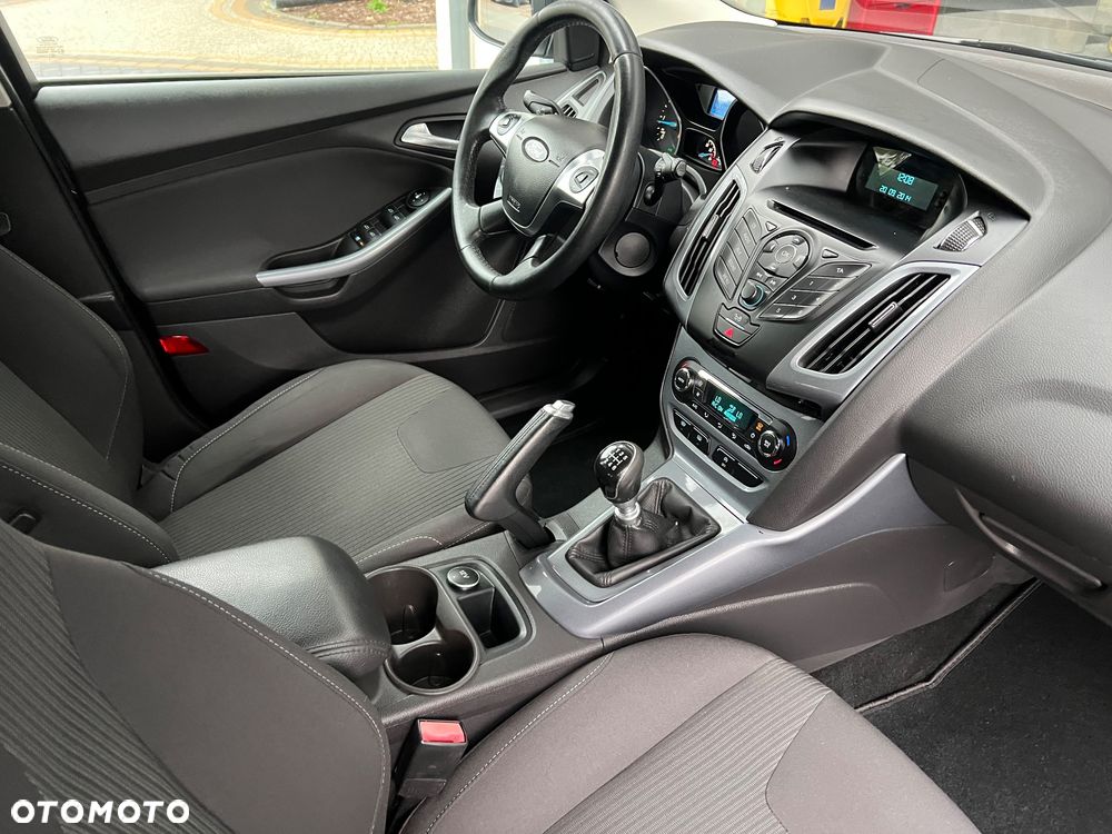 Ford Focus - 25