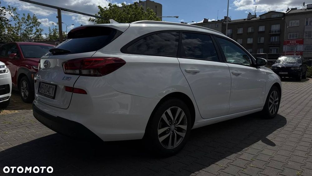 Hyundai i30 1.6 D Style DCT - 11
