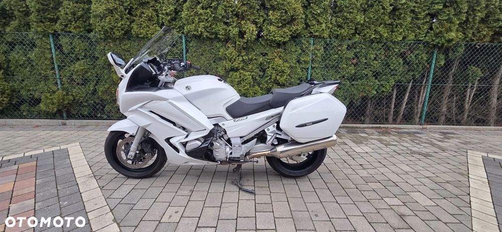 Yamaha FJR - 16