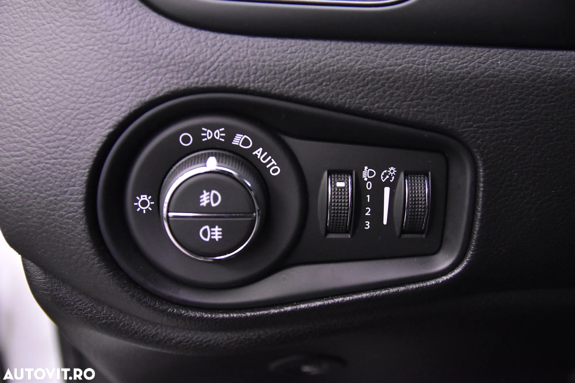 Jeep Renegade - 15
