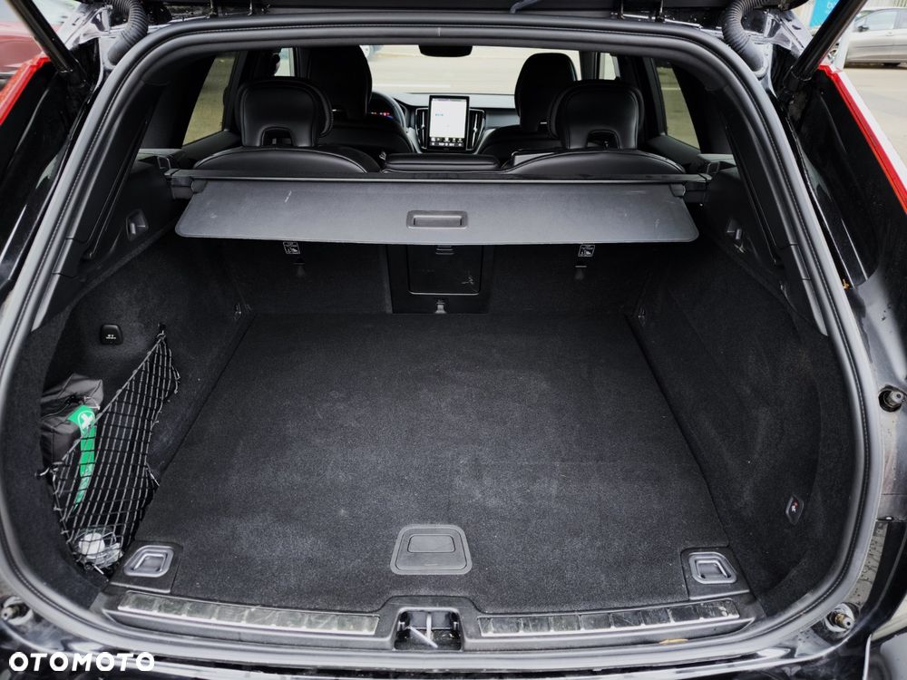 Volvo XC 60 T8 Plug-In Hybrid AWD Ultra Black Edition - 38