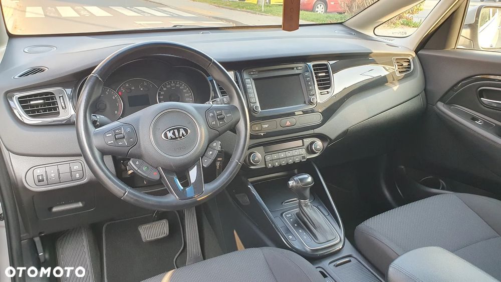 Kia Carens - 15