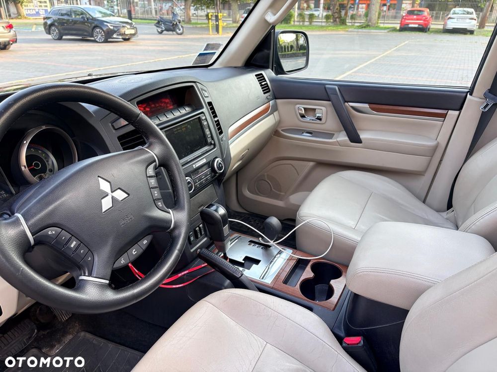 Mitsubishi Pajero - 5