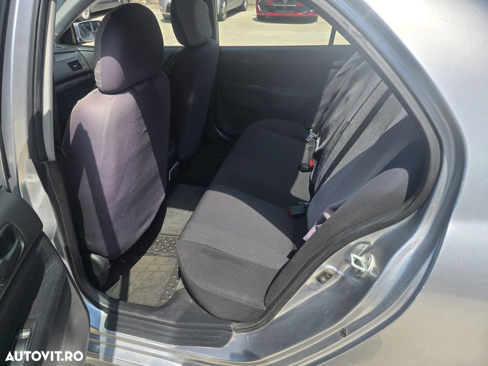 Mitsubishi Lancer 1.6 Invite - 11