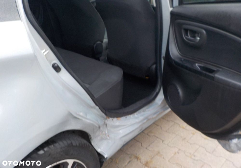 Toyota Yaris - 23