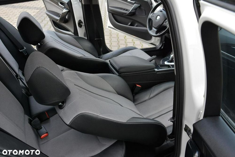 BMW Seria 1 125i Sport-Aut Urban Line - 21