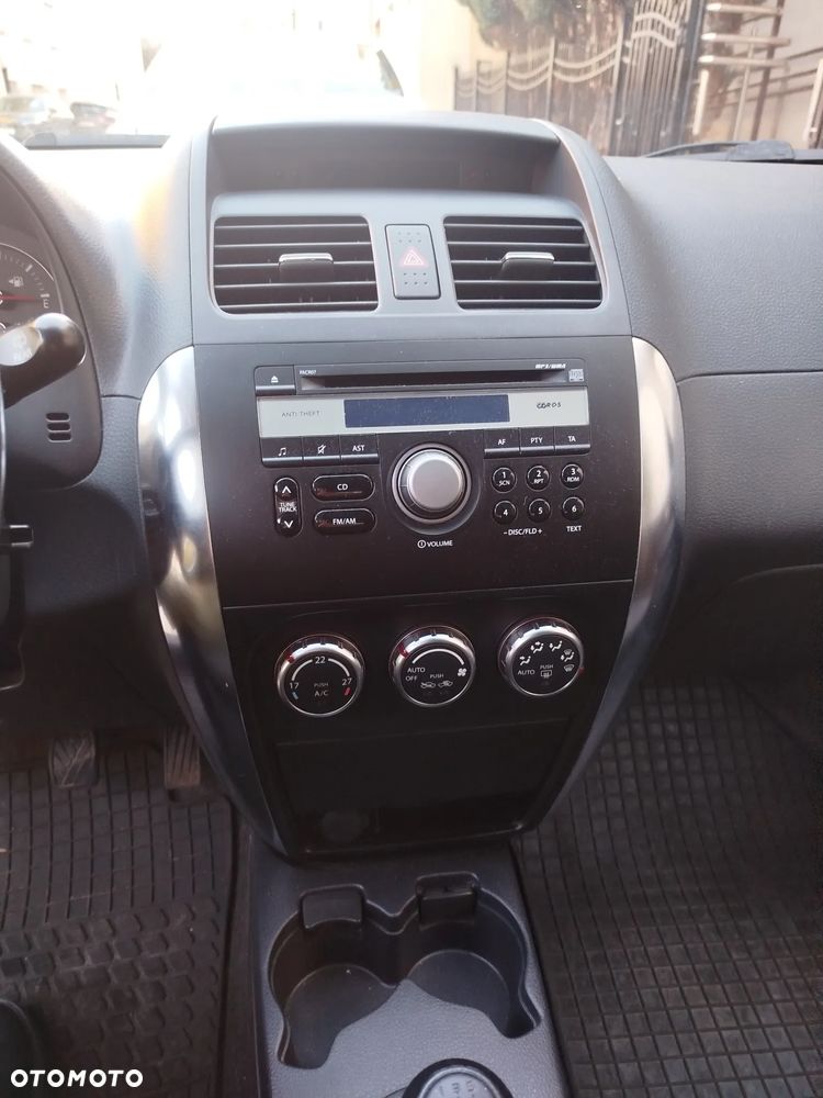 Suzuki SX4 1.6 GLX / Comfort - 13