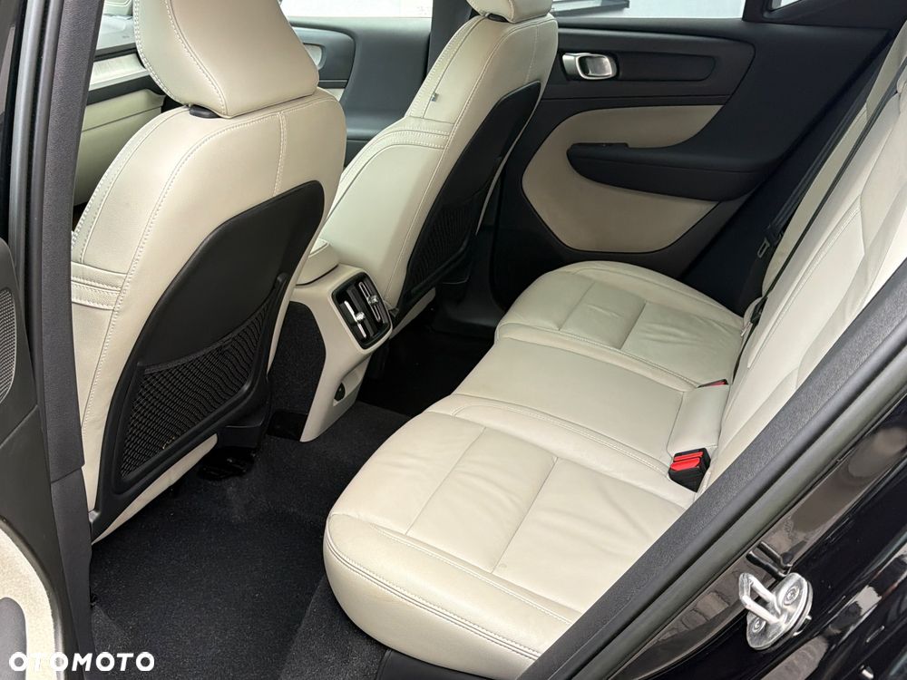 Volvo XC 40 B3 B DKG Plus Bright - 8