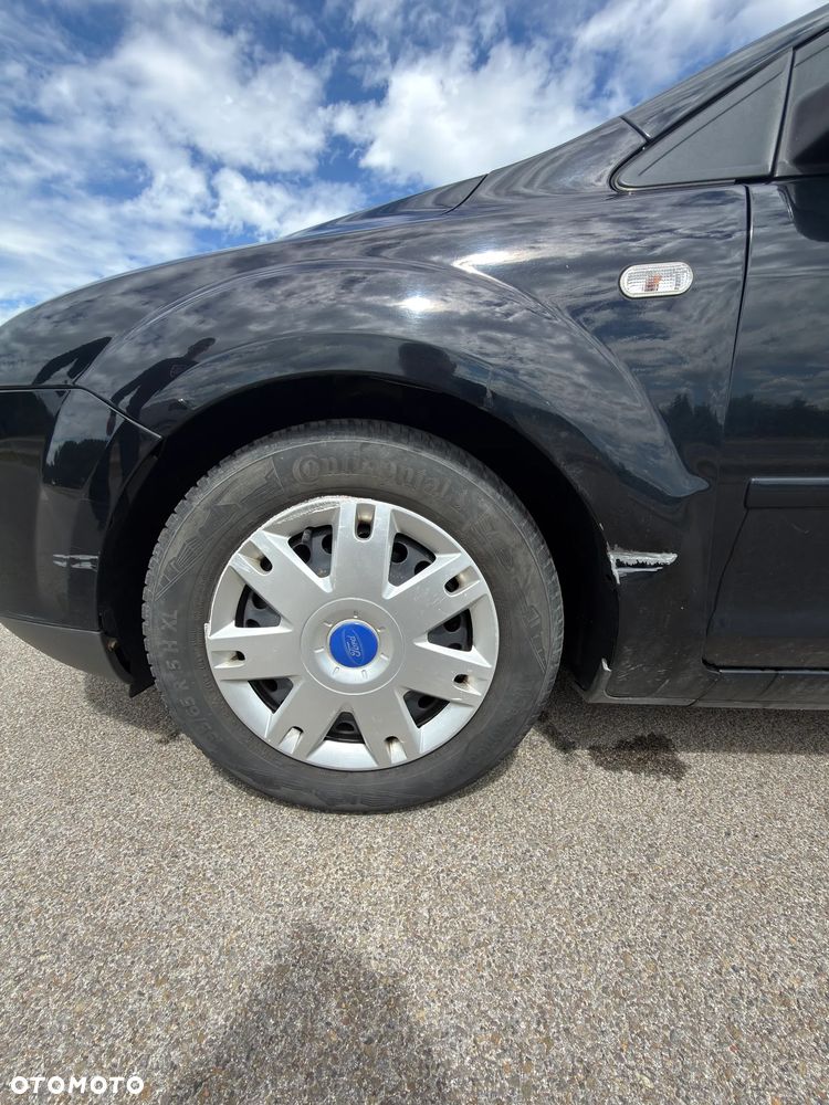 Ford Focus 1.8 FF Ghia - 12