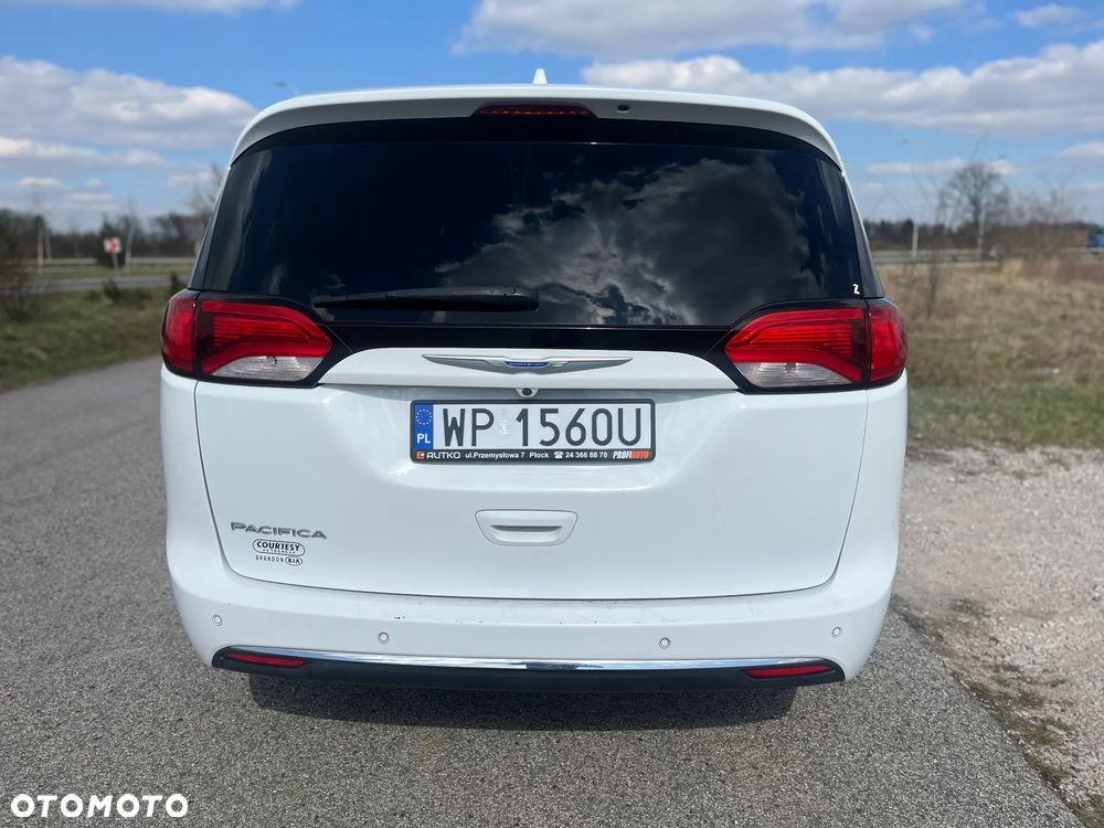 Chrysler Pacifica - 5