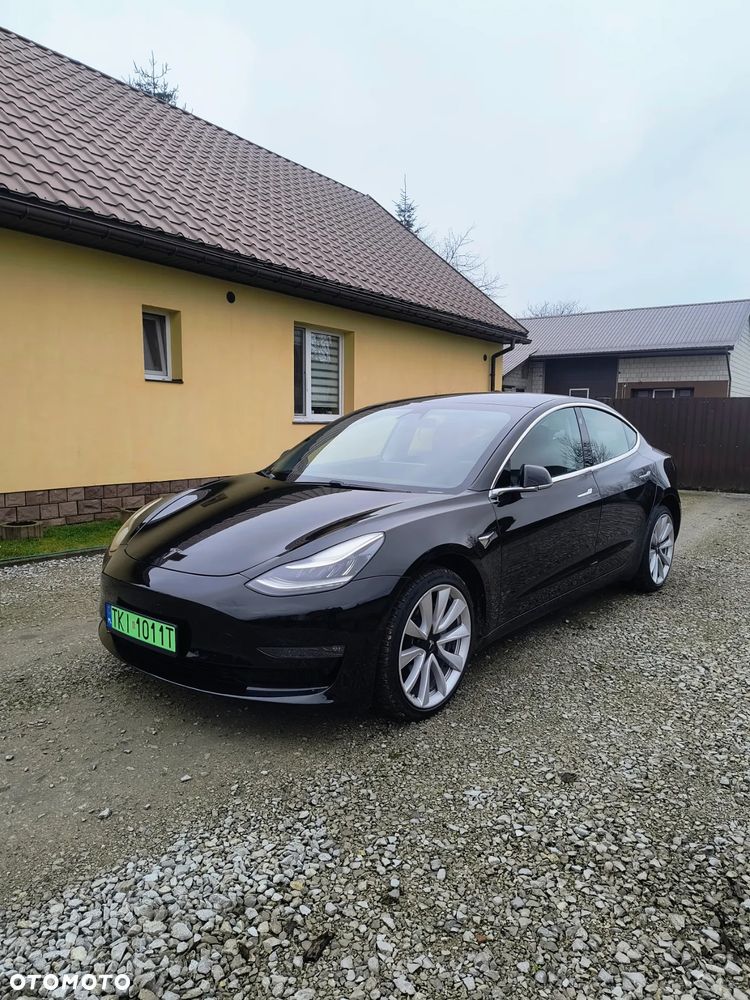 Tesla Model 3 - 3