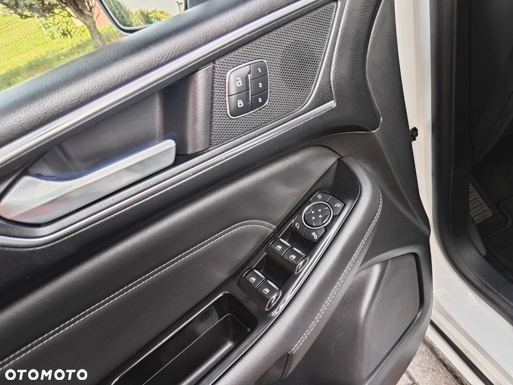 Ford S-Max - 36