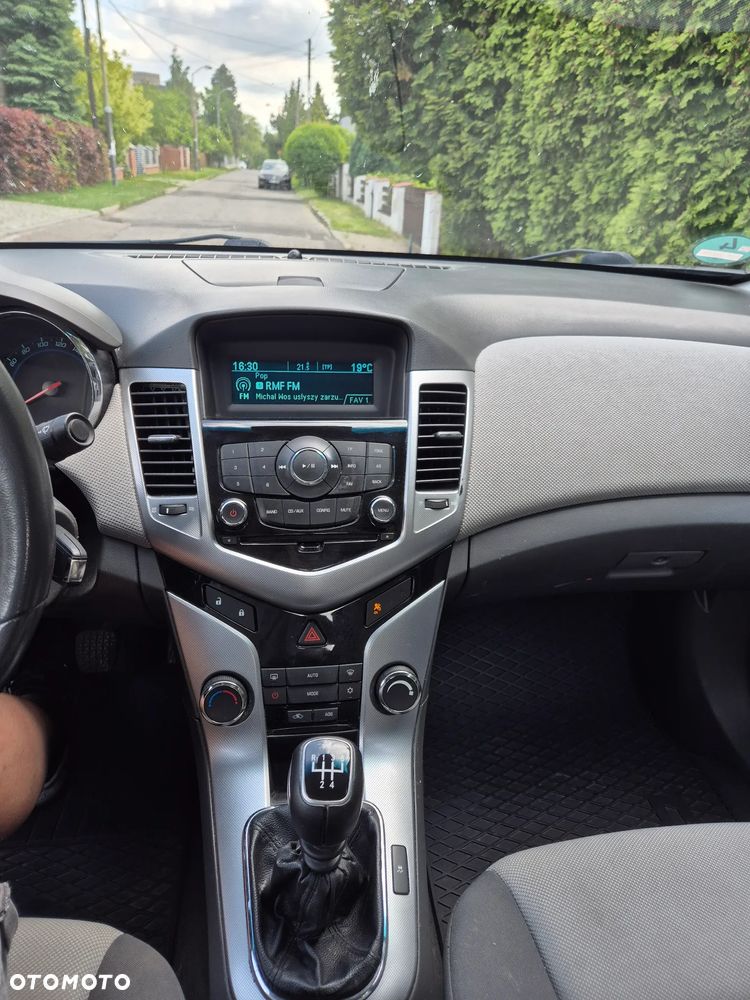 Chevrolet Cruze - 17