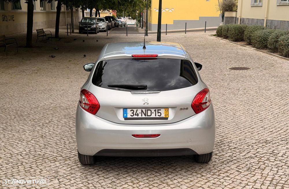 Peugeot 208 1.2 VTi Allure - 52
