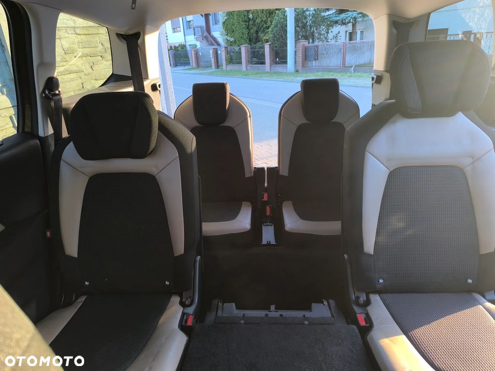 Citroën C4 Picasso 2.0 HDi FAP Exclusive - 6