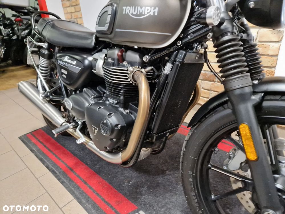 Triumph Street Twin - 18