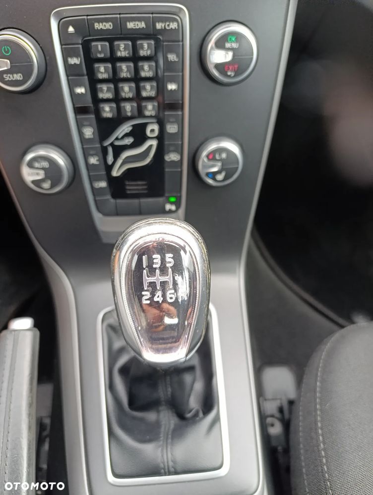 Volvo V40 D3 You - 11