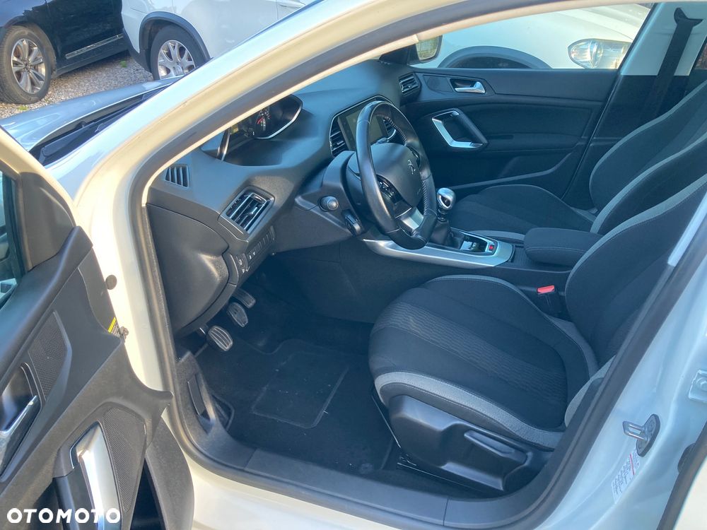 Peugeot 308 SW BlueHDi 120 Stop & Start Style - 8