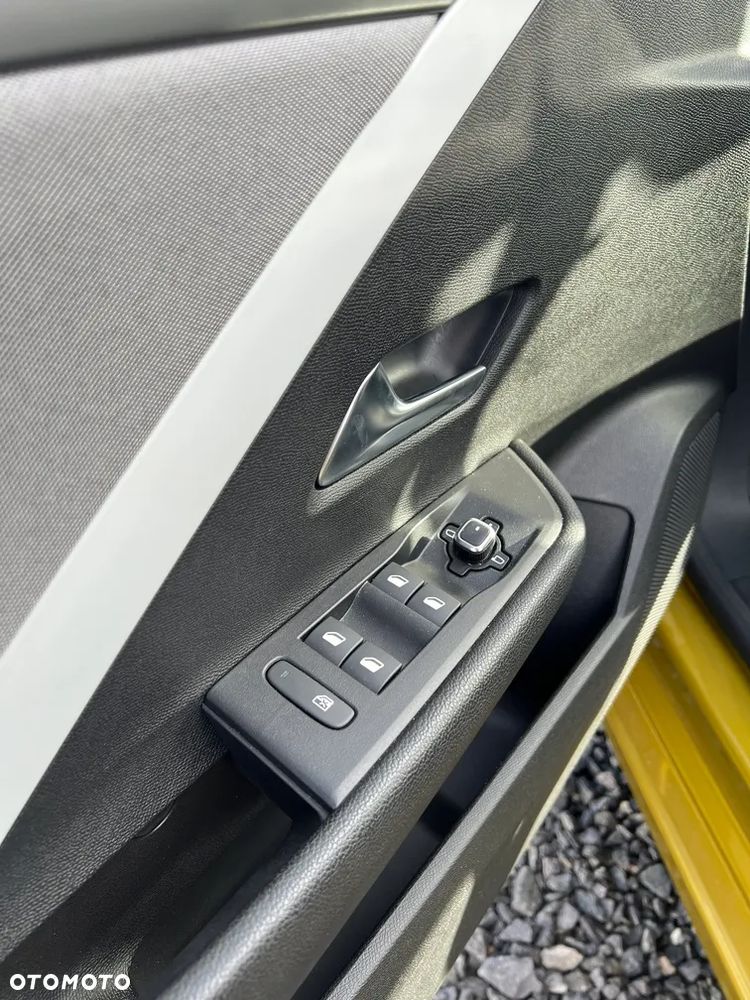 Opel Astra 1.2 T Edition S&S - 9