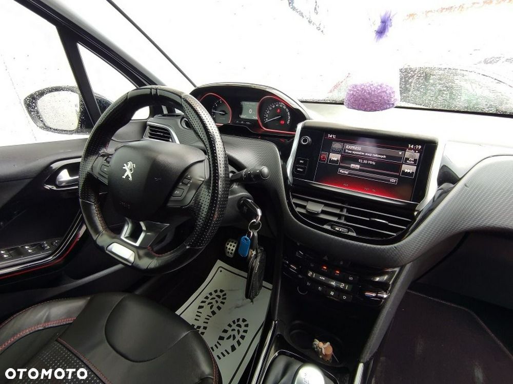 Peugeot 2008 - 12