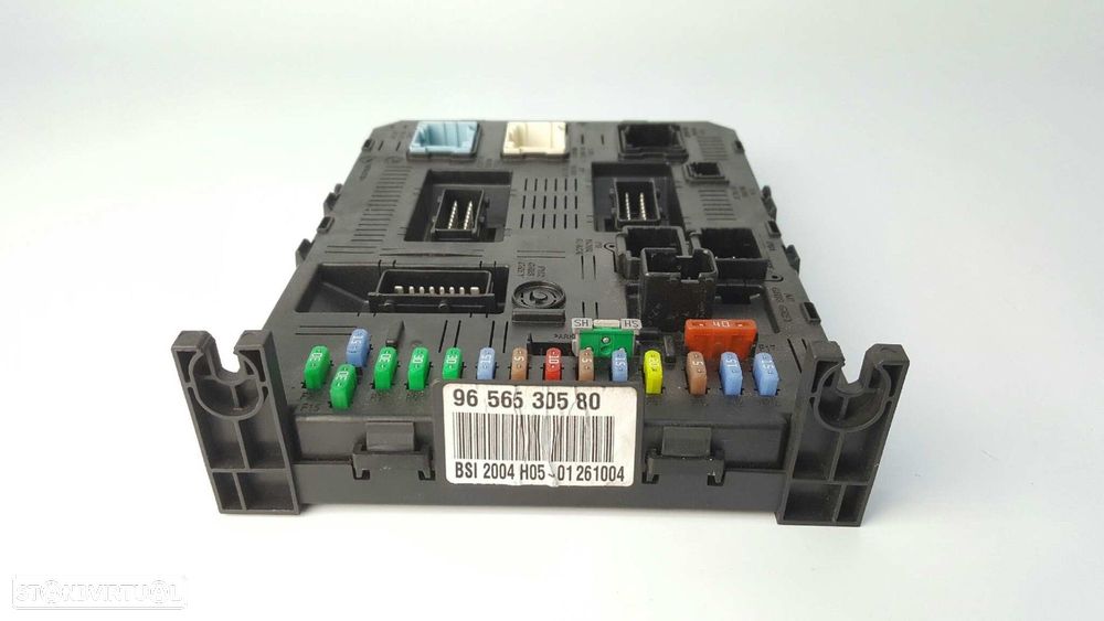 CAIXA DE RELÉS/ FUSÍVEIS CITROEN C4 BERLINA SX - 4