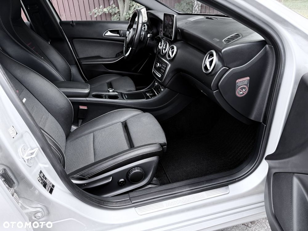 Mercedes-Benz Klasa A 180 7G-DCT Activity Edition - 9