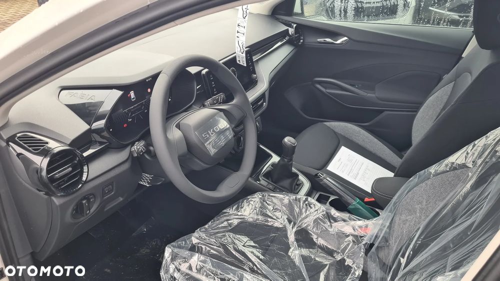 Skoda Fabia 1.0 Essence - 9
