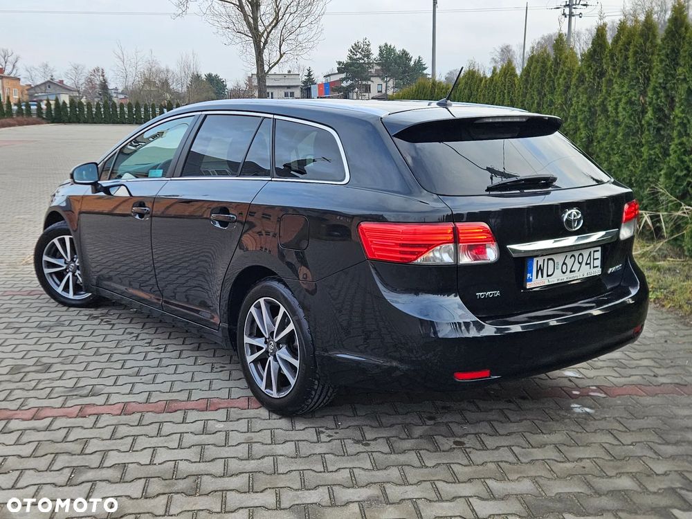 Toyota Avensis 1.8 Premium - 4