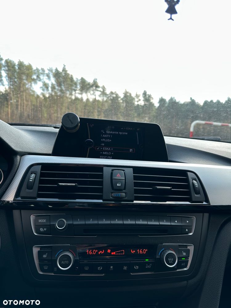 BMW Seria 3 318d M Sport EU6 - 8