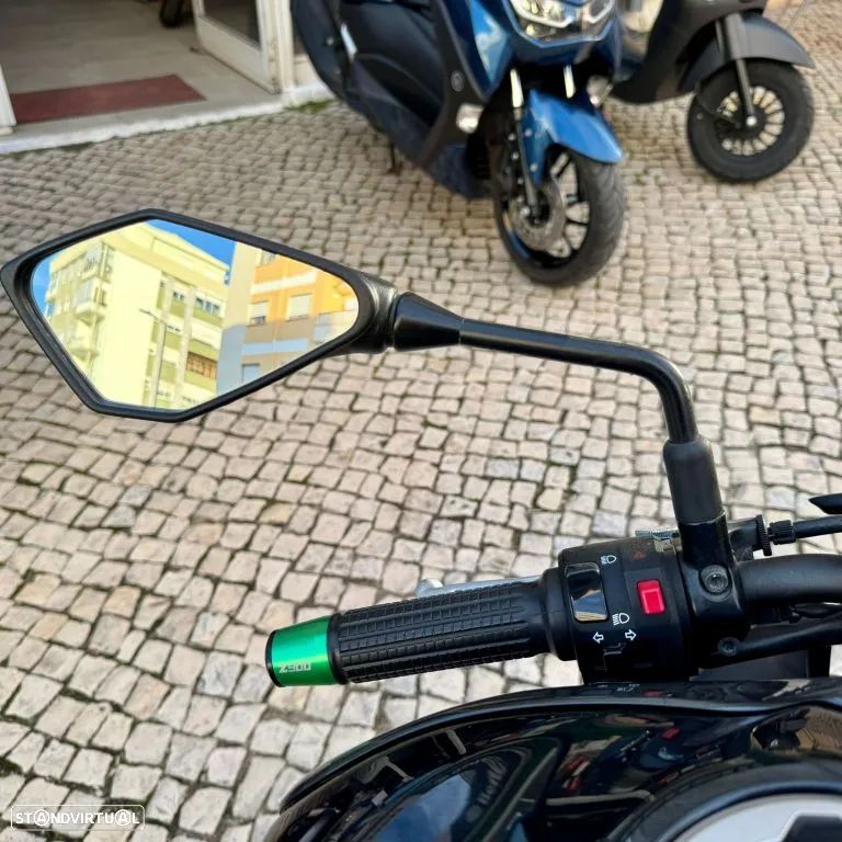 Kawasaki ZR 900 B - 13