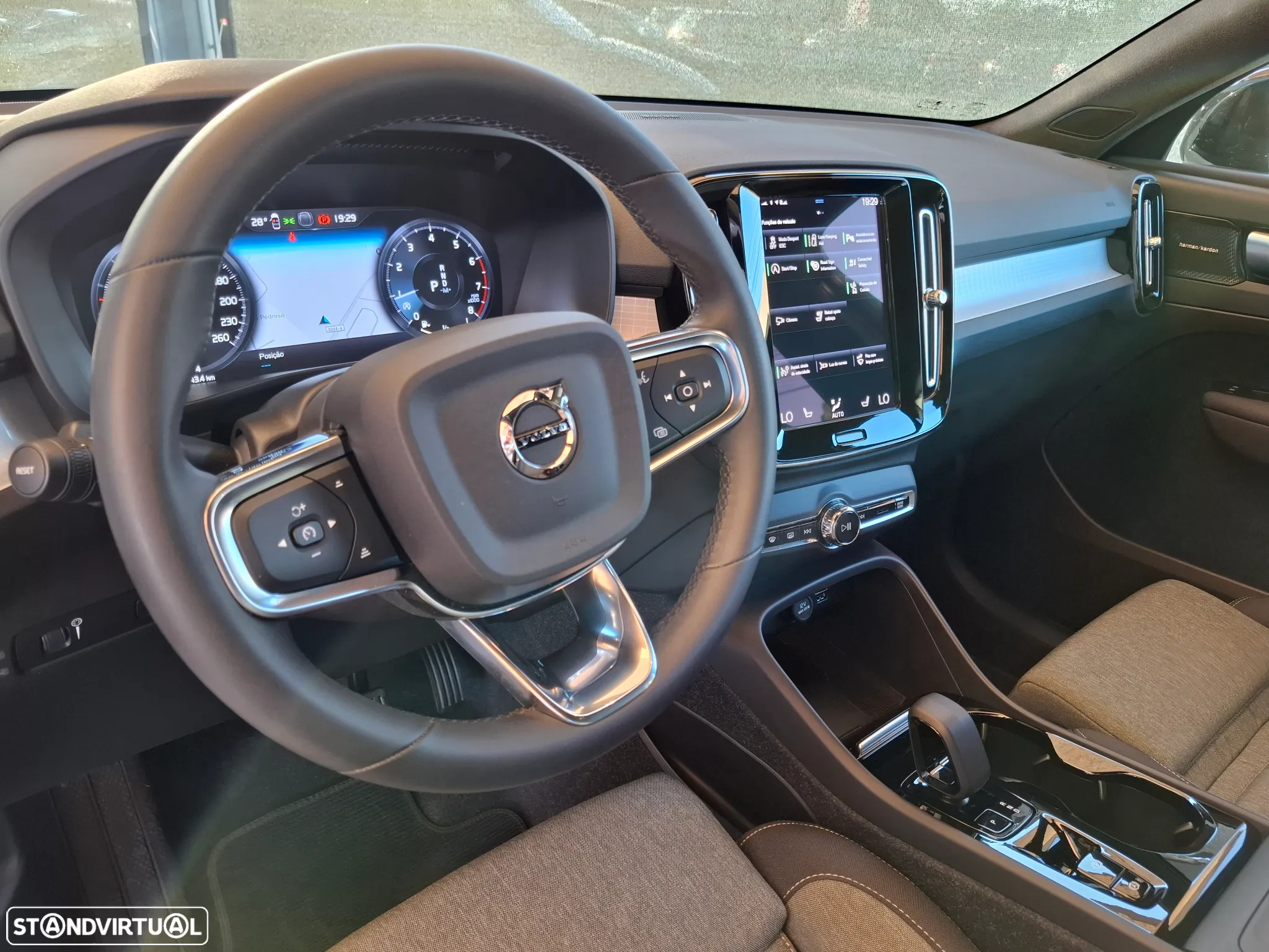 Volvo XC 40 1.5 T2 Plus Dark Auto - 26