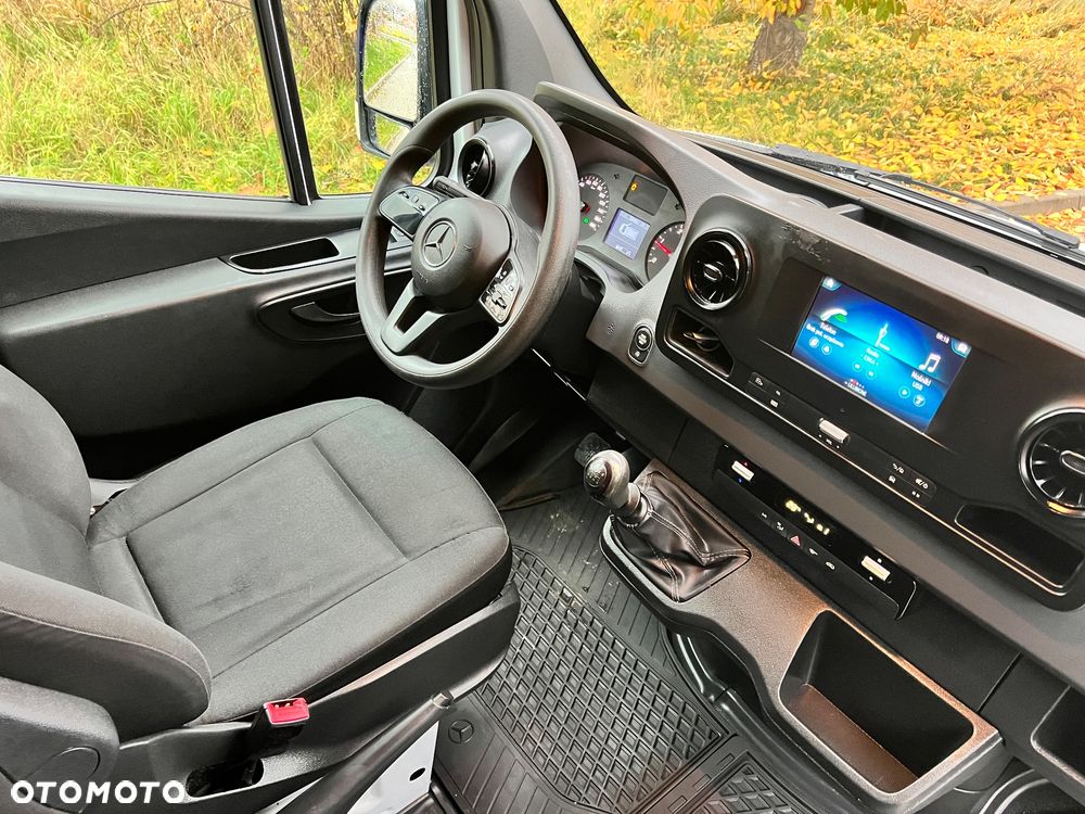 Mercedes-Benz Sprinter - 15