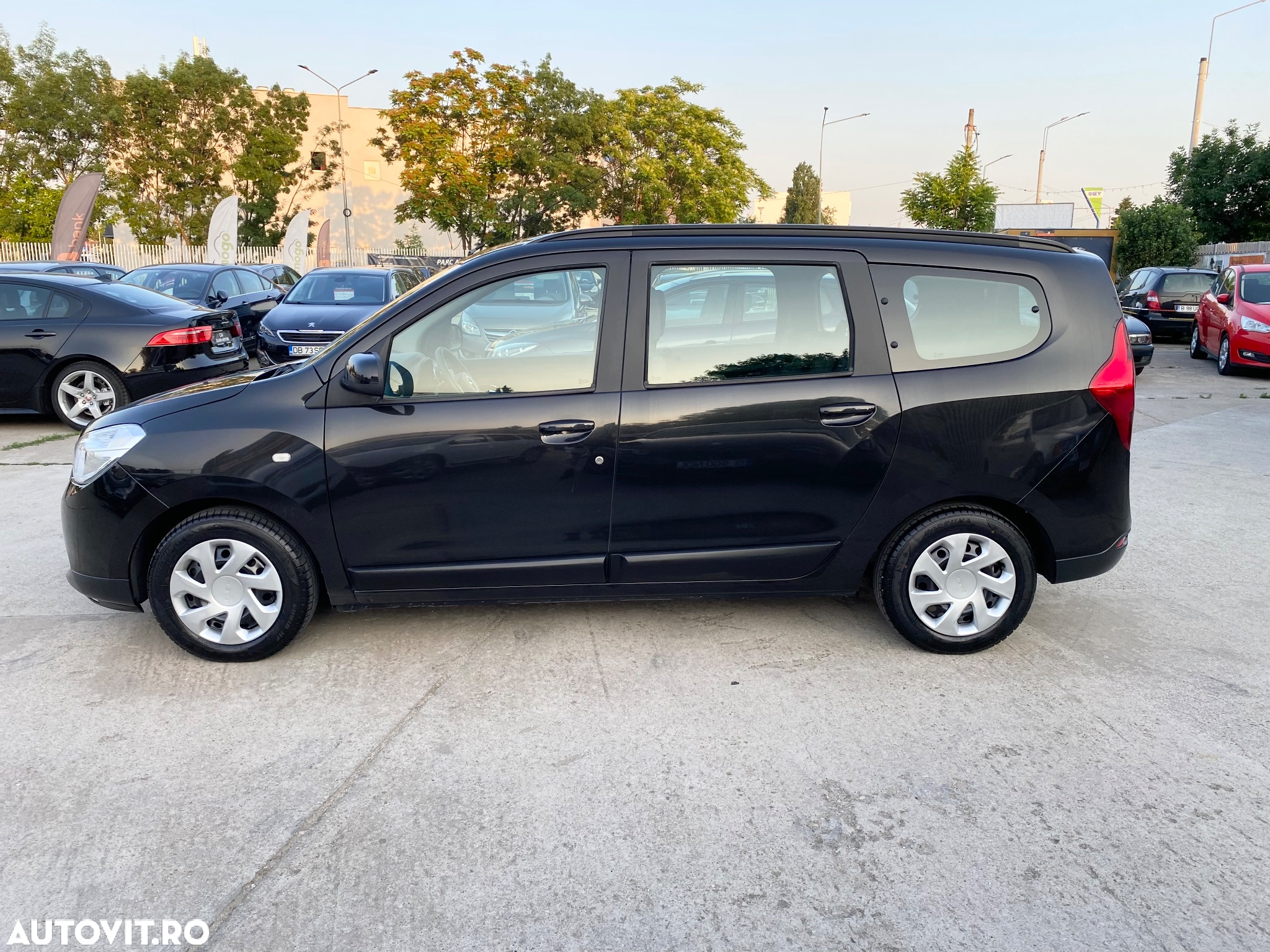 Dacia Lodgy 1.5 dCi 109 CP Laureate - 5