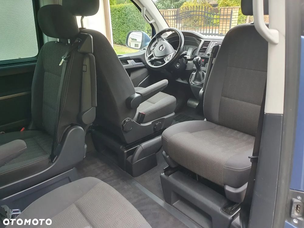 Volkswagen Multivan - 24