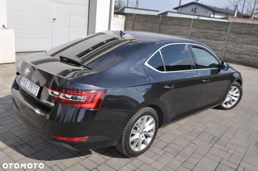 Skoda Superb 2.0 TDI DSG Premium Edition - 13