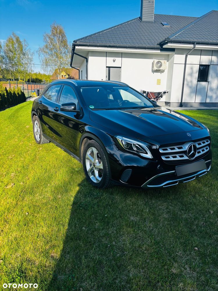 Mercedes-Benz GLA 180 7G-DCT UrbanStyle Edition - 1