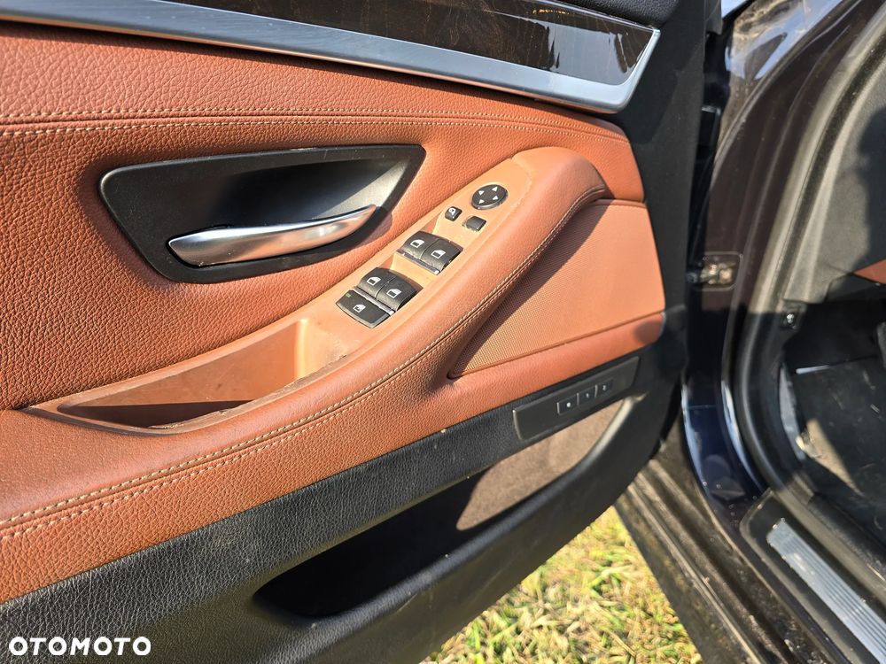 BMW Seria 5 535i xDrive - 13