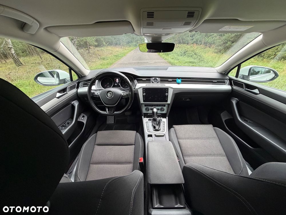 Volkswagen Passat - 9