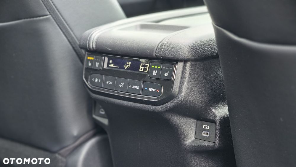 Toyota Grand Highlander - 26