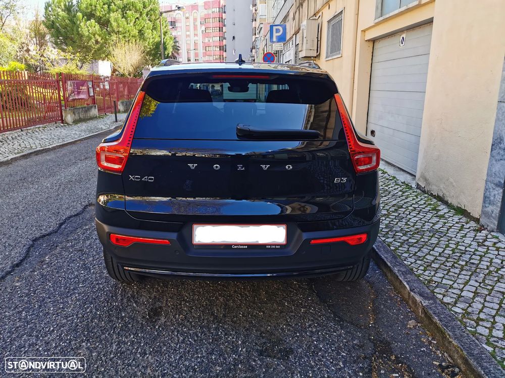 Volvo XC 40 2.0 B3 Plus Dark - 5